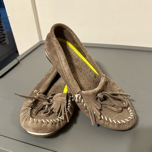 Minnetonka Grey Suede Kitty Moccasins